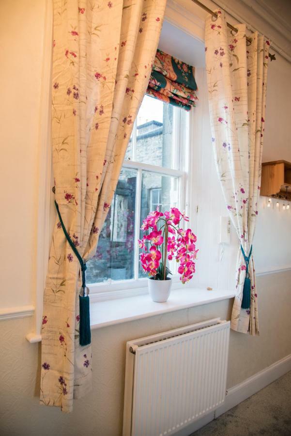 شقة Royal Mile St Giles St إدنبرة المظهر الخارجي الصورة
